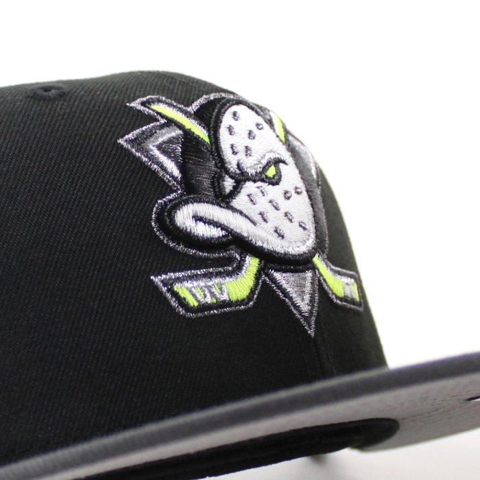 Anaheim Ducks 1993-1994 Inaugural Season New Era 59Fifty Fitted Hat (Black Dark Graphite Gray Under brim)