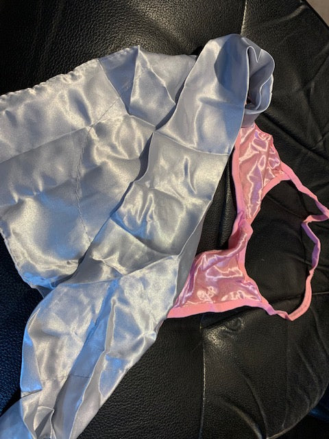 Baffling Bra - A Bra Appear Between Two Tied Silks (Design and Color May Vary)!
