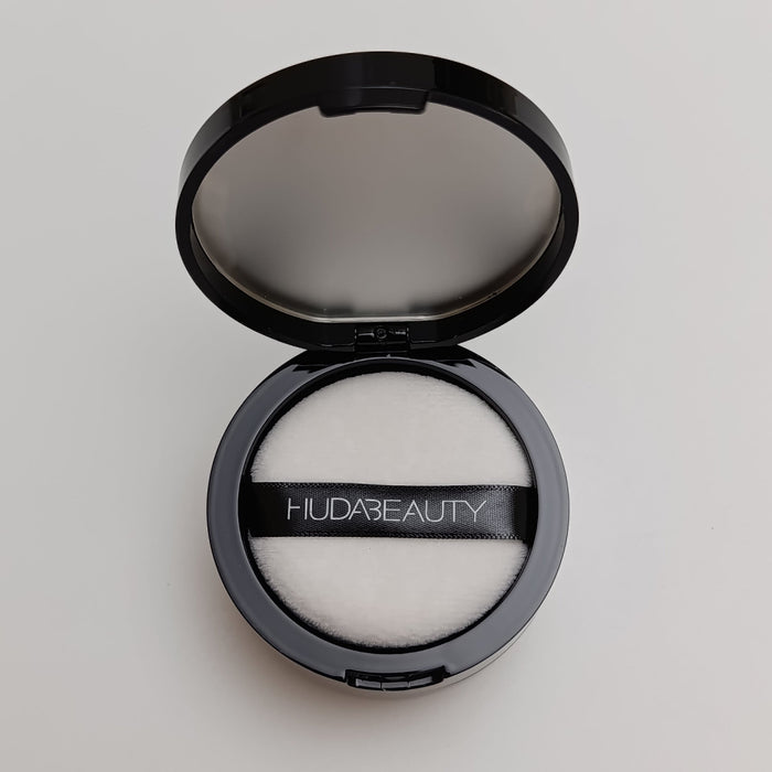 Huda Beauty Loose Powder – Luxury Ultrafine Setting Powder - Lotshop.pk