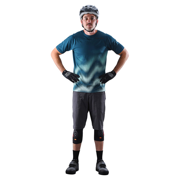 Skyline Short W/Liner Solid Iron