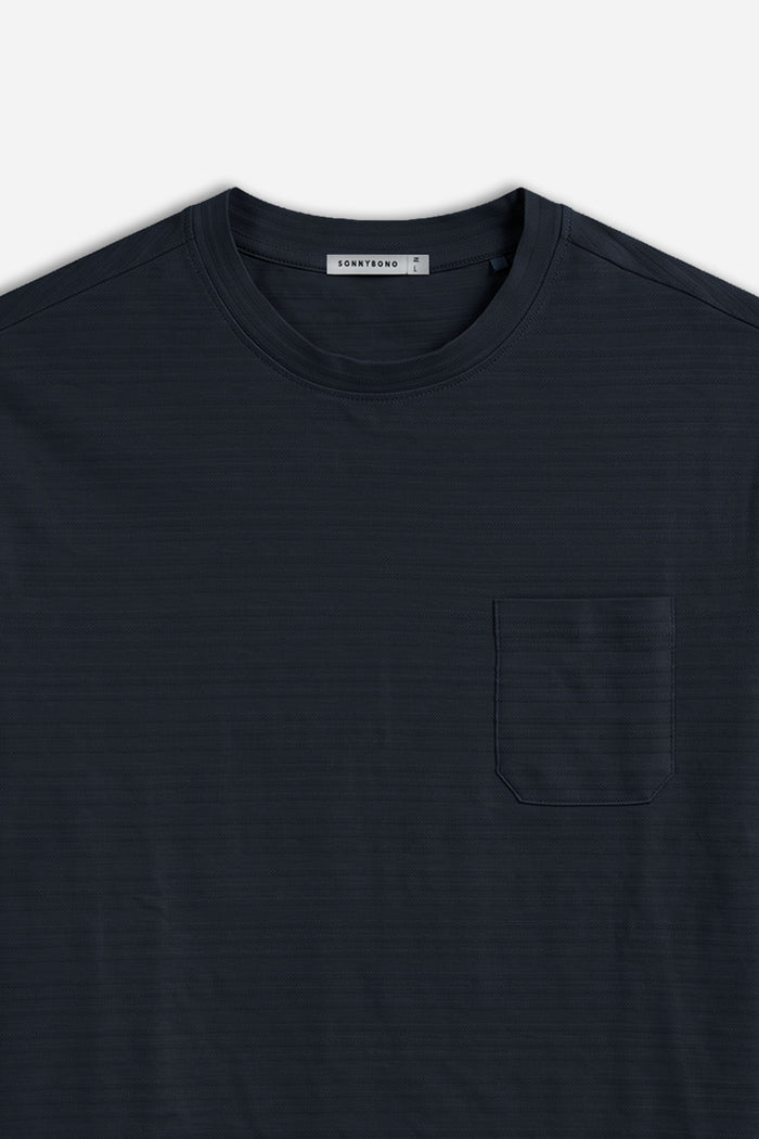 T-SHIRT GIROCOLLO CON TRAMA IN RILIEVO E TASCHINO BLEU